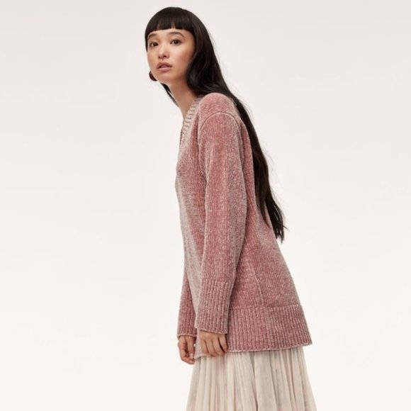 Aritzia Wilfred Violetta Sweater Small Pink Chenille Oversized V-Neck Pullover - Picture 2 of 7